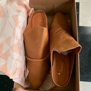 Anthropologie 8.5 Leather AMSTUR HEELED MULES